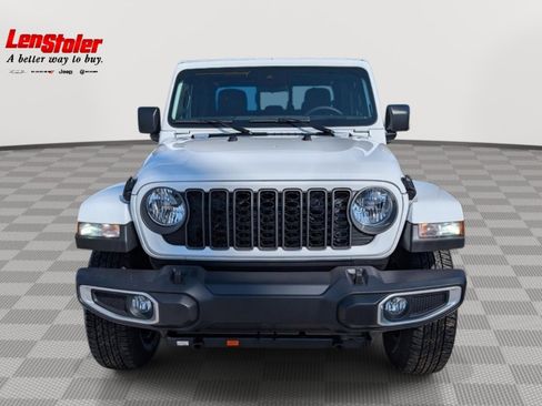 Used 2025 Jeep Gladiator Sport AWD/4WD image 8