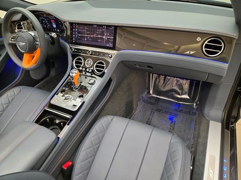 Used 2023 Bentley Continental GT V8 image 4