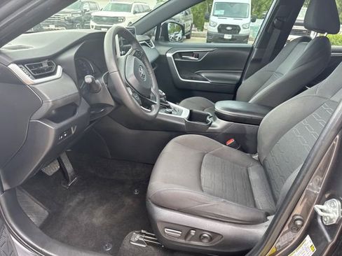Used 2024 Toyota RAV4 SE AWD/4WD image 9