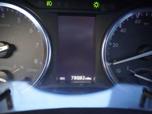 Used 2015 Toyota Highlander XLE image 23