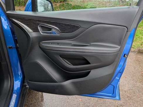 Used 2015 Buick Encore FWD image 30