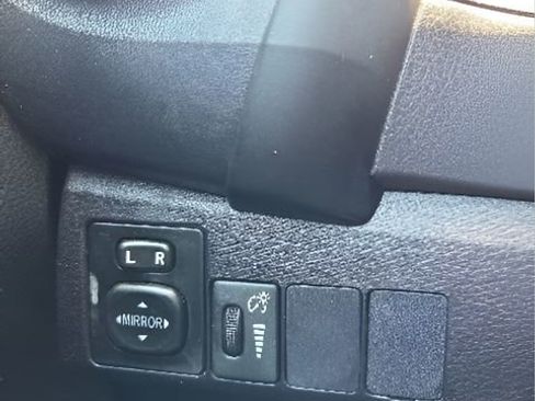 Used 2019 Toyota Corolla LE FWD image 20