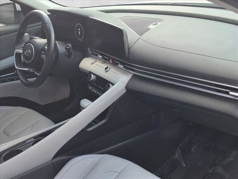 Used 2023 Hyundai Elantra Limited FWD image 19