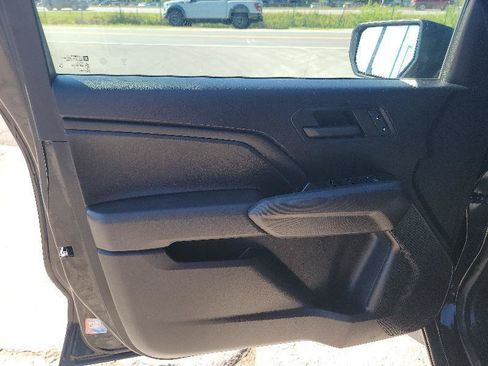 Used 2024 Chevrolet Colorado W/T RWD image 2