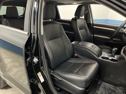 Used 2015 Toyota Highlander XLE image 31