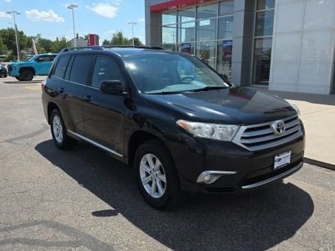 Used 2012 Toyota Highlander FWD w/ Tech Pkg image 6