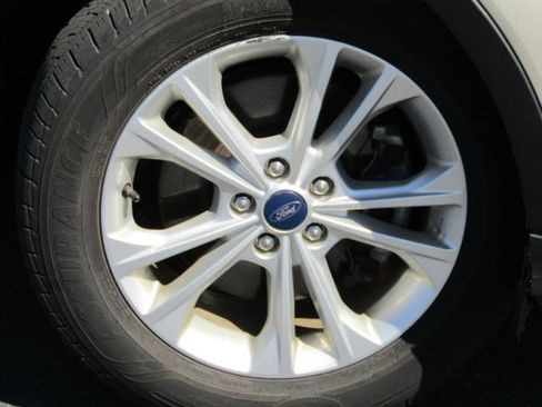 Certified 2017 Ford Escape SE w/ Equipment Group 201A AWD/4WD image 6