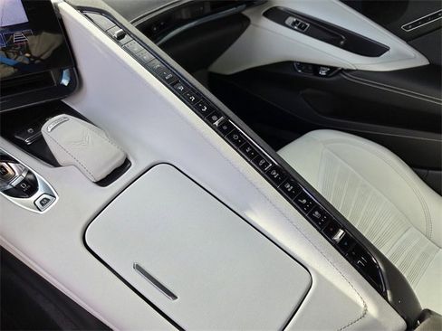 Used 2024 Chevrolet Corvette Stingray Preferred Cpe w/ Z51 Performance Package image 32