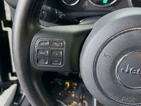Used 2018 Jeep Wrangler Unlimited Sport w/ Connectivity Group AWD/4WD image 18