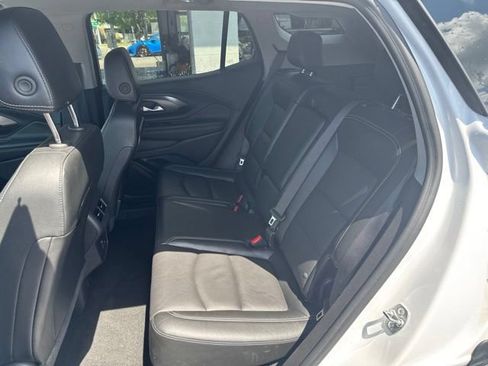 Used 2024 GMC Terrain SLT AWD/4WD image 19