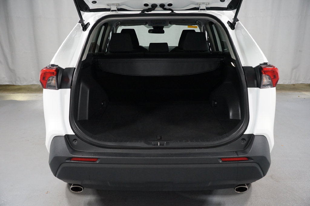 Certified 2025 Toyota RAV4 XLE FWD image 34