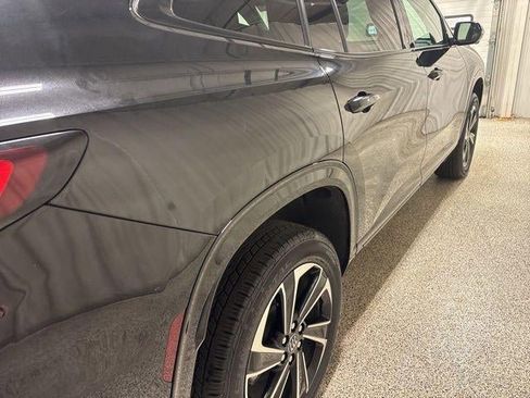 Used 2025 Buick Enclave Sport Touring image 10