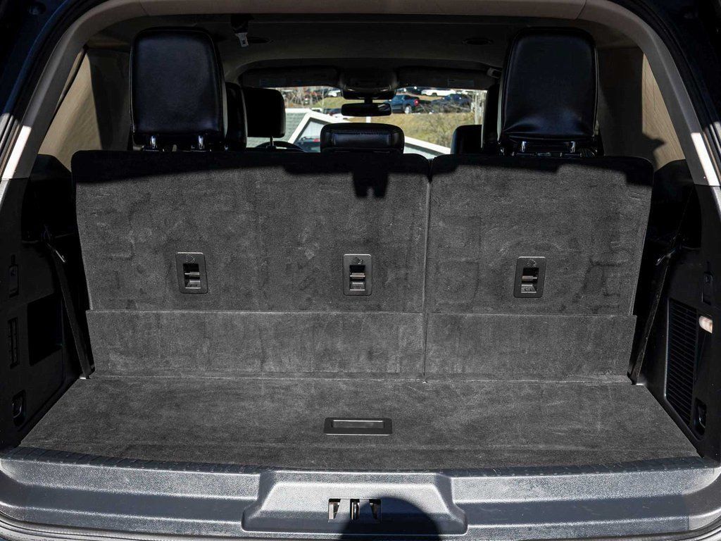 Used 2024 Ford Expedition XLT AWD/4WD image 29