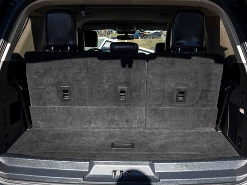 Used 2024 Ford Expedition XLT AWD/4WD image 29