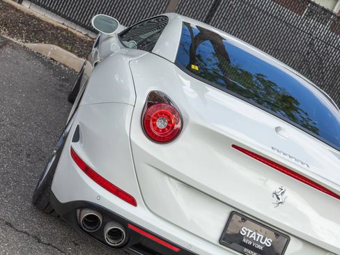 Used 2016 Ferrari California T RWD image 52
