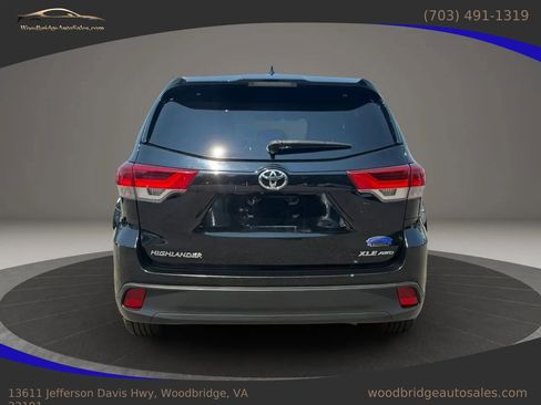 Used 2017 Toyota Highlander XLE AWD/4WD image 5
