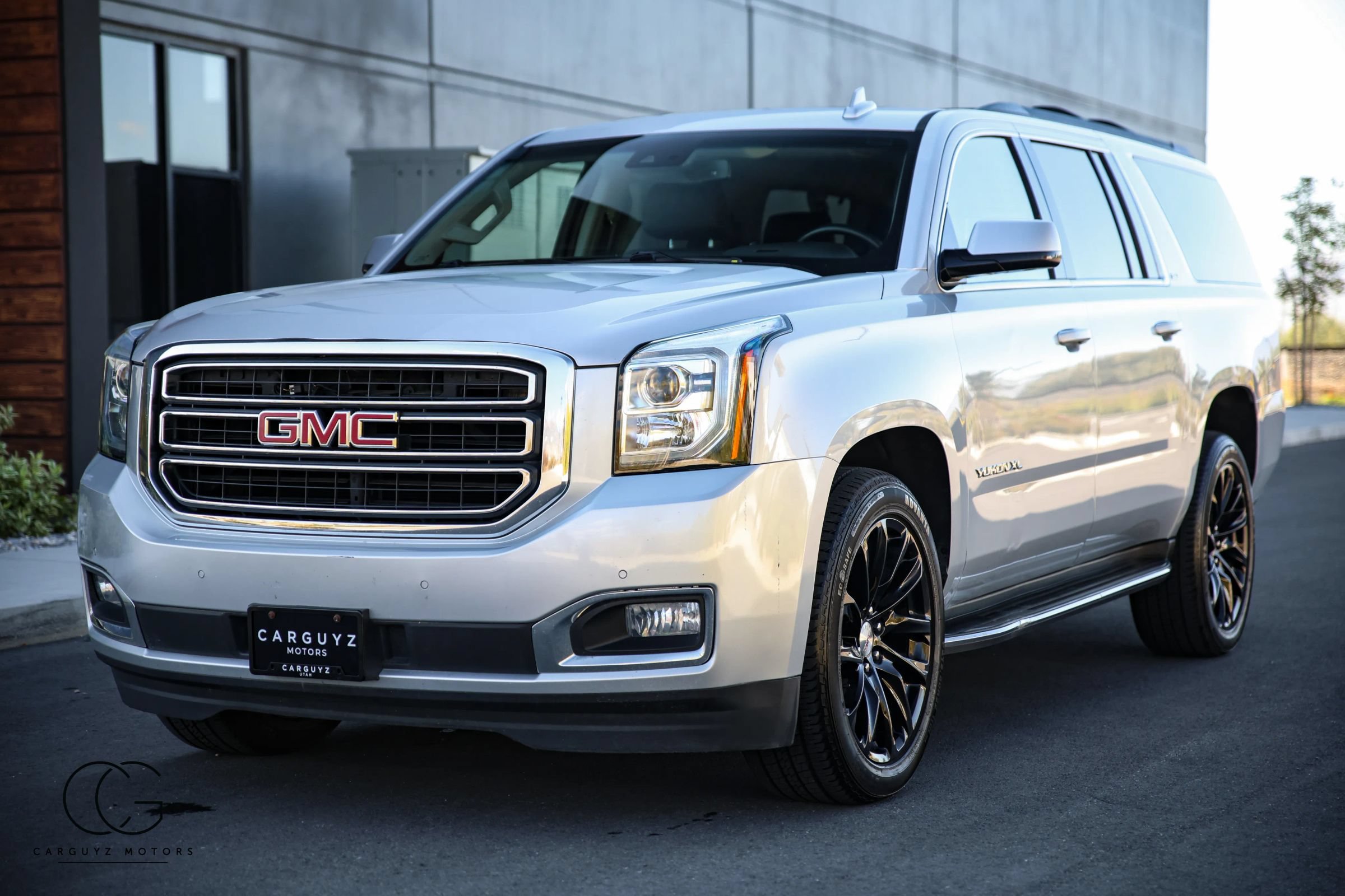 Used 2018 GMC Yukon XL SLT w/ Open Road Package AWD/4WD image 2