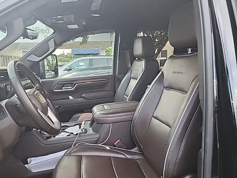 Used 2024 GMC Sierra 2500 Denali w/ Denali Reserve Package AWD/4WD image 5