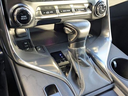 Used 2023 Lexus LX 600 4WD w/ Premium Package image 11