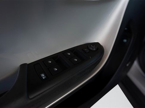 Used 2012 Chevrolet Volt Premium w/ Premium Trim Package image 23