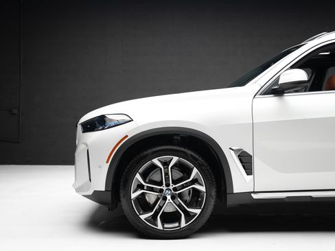 Used 2024 BMW X5 sDrive40i w/ Premium Package RWD image 18