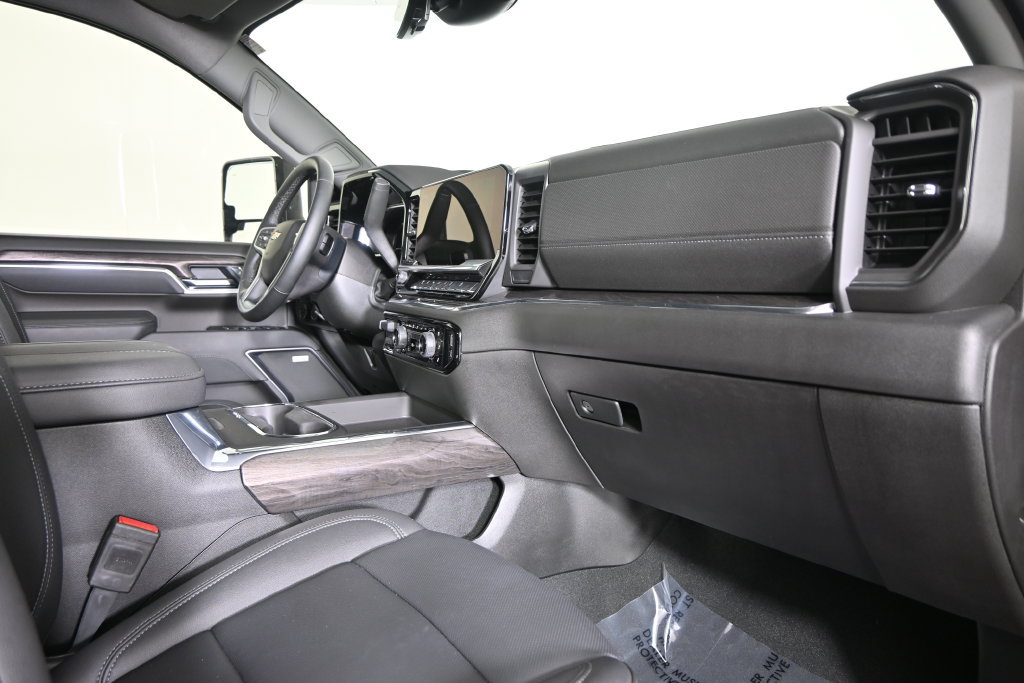 Used 2025 Chevrolet Silverado 3500 LTZ w/ LTZ Premium Package AWD/4WD image 16