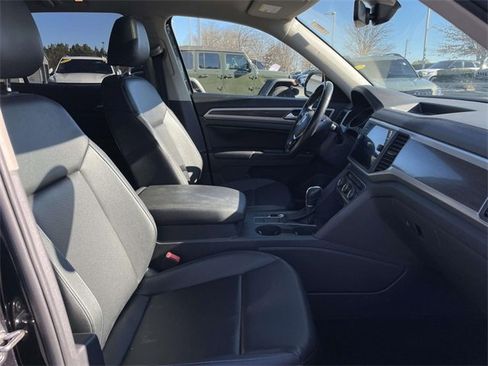 Used 2019 Volkswagen Atlas SE w/ Panoramic Sunroof Package image 18