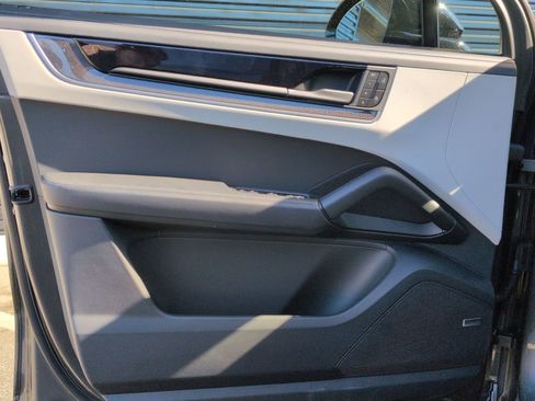 New 2026 Porsche Cayenne S image 14