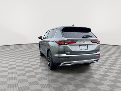 Used 2023 Mitsubishi Outlander SE FWD image 9