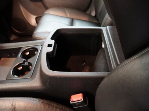 Used 2013 Chevrolet Avalanche LT w/ Suspension Package, Off-Road image 23