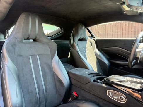 Used 2019 Aston Martin V8 Vantage Coupe RWD image 23