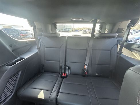 Used 2025 Chevrolet Tahoe High Country AWD/4WD image 14