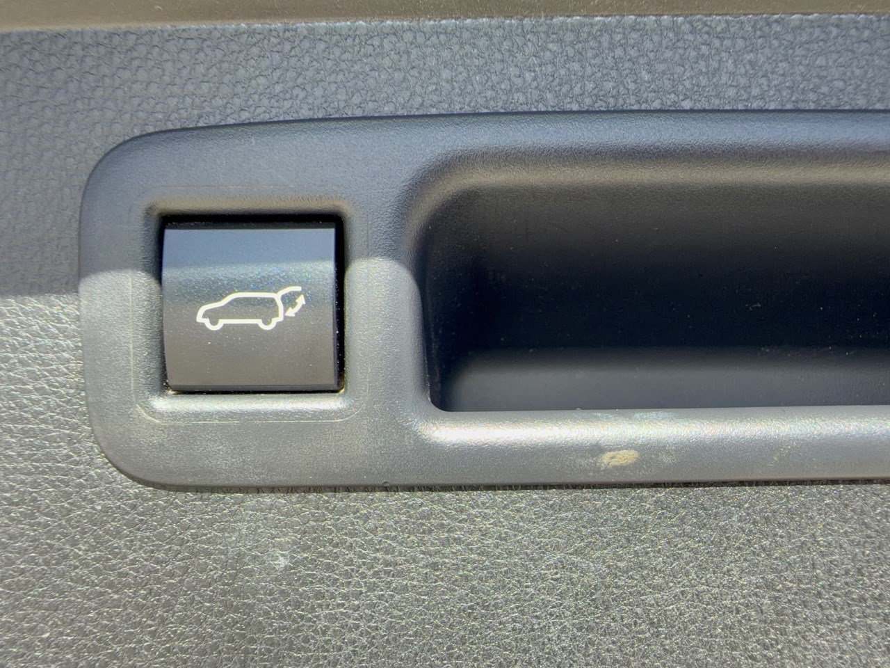Used 2021 Toyota Highlander Platinum AWD/4WD image 32