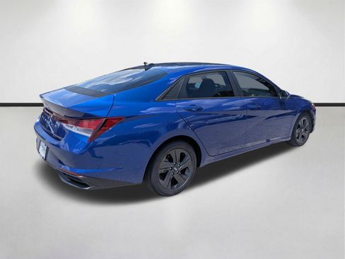 Used 2022 Hyundai Elantra SEL w/ Cargo Package FWD image 4