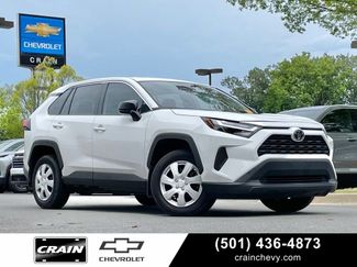 Used 2025 Toyota RAV4 LE FWD video 1