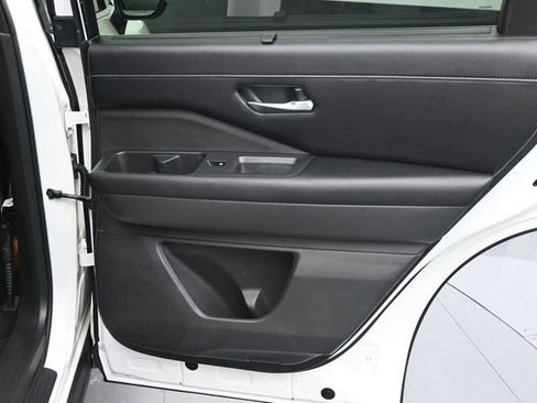 Used 2022 Nissan Pathfinder SL w/ SL Premium Package FWD image 13