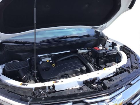 Used 2025 Chevrolet Equinox LT w/ Convenience Package II AWD/4WD image 11
