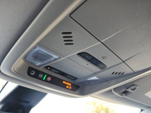 Used 2021 Buick Enclave Premium w/ Surround and Sites Package image 27
