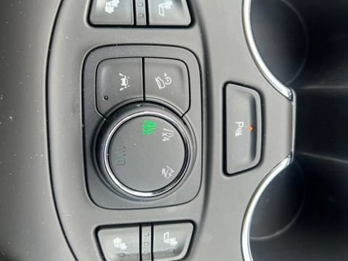 Used 2023 GMC Terrain SLT w/ Tech Package AWD/4WD image 29