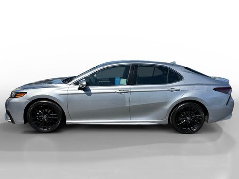 Used 2023 Toyota Camry XSE FWD image 2
