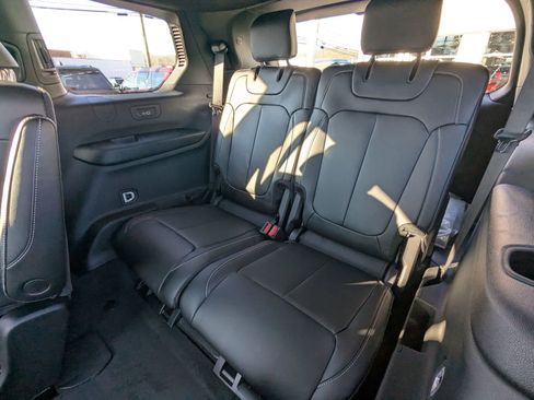 New 2025 Jeep Grand Cherokee L Limited w/ Black Appearance Package image 20