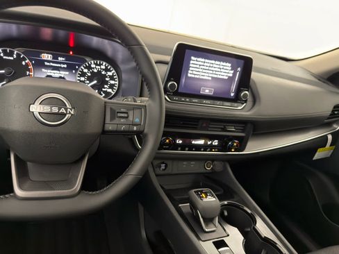 New 2026 Nissan Rogue SV AWD/4WD image 18