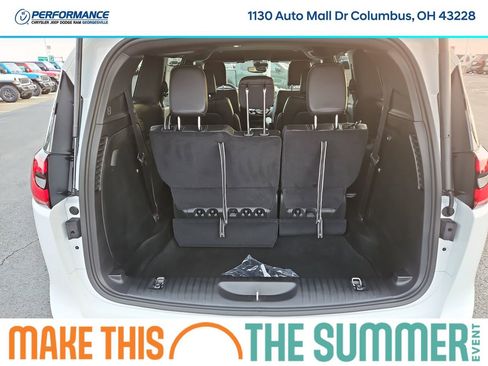 New 2026 Chrysler Pacifica Select w/ S Appearance Package FWD image 11
