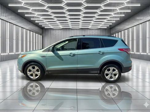 Used 2013 Ford Escape SE AWD/4WD image 2