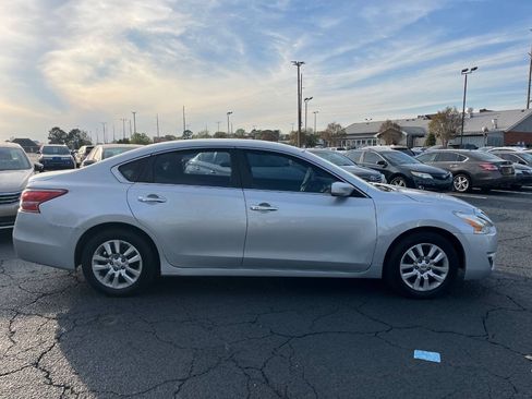 Used 2013 Nissan Altima 2.5 S FWD image 5
