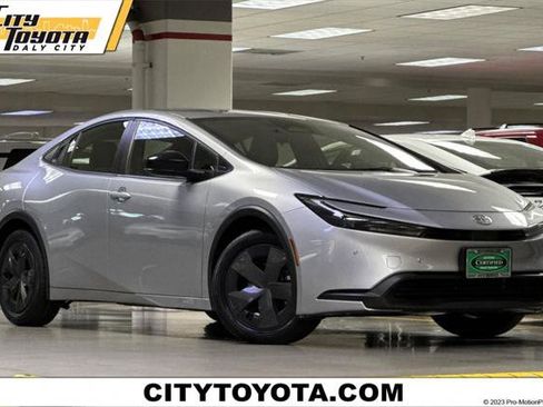 Certified 2024 Toyota Prius LE image 1