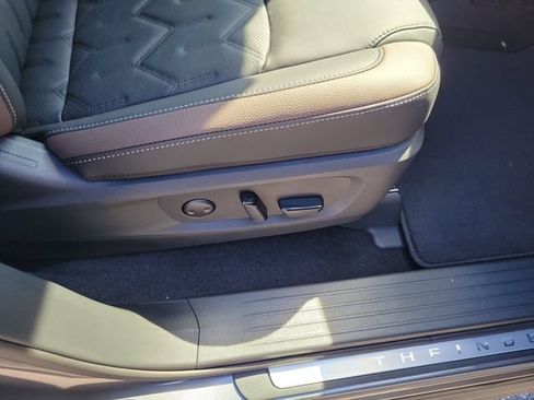 New 2026 Nissan Pathfinder Platinum w/ Cargo Package FWD image 34