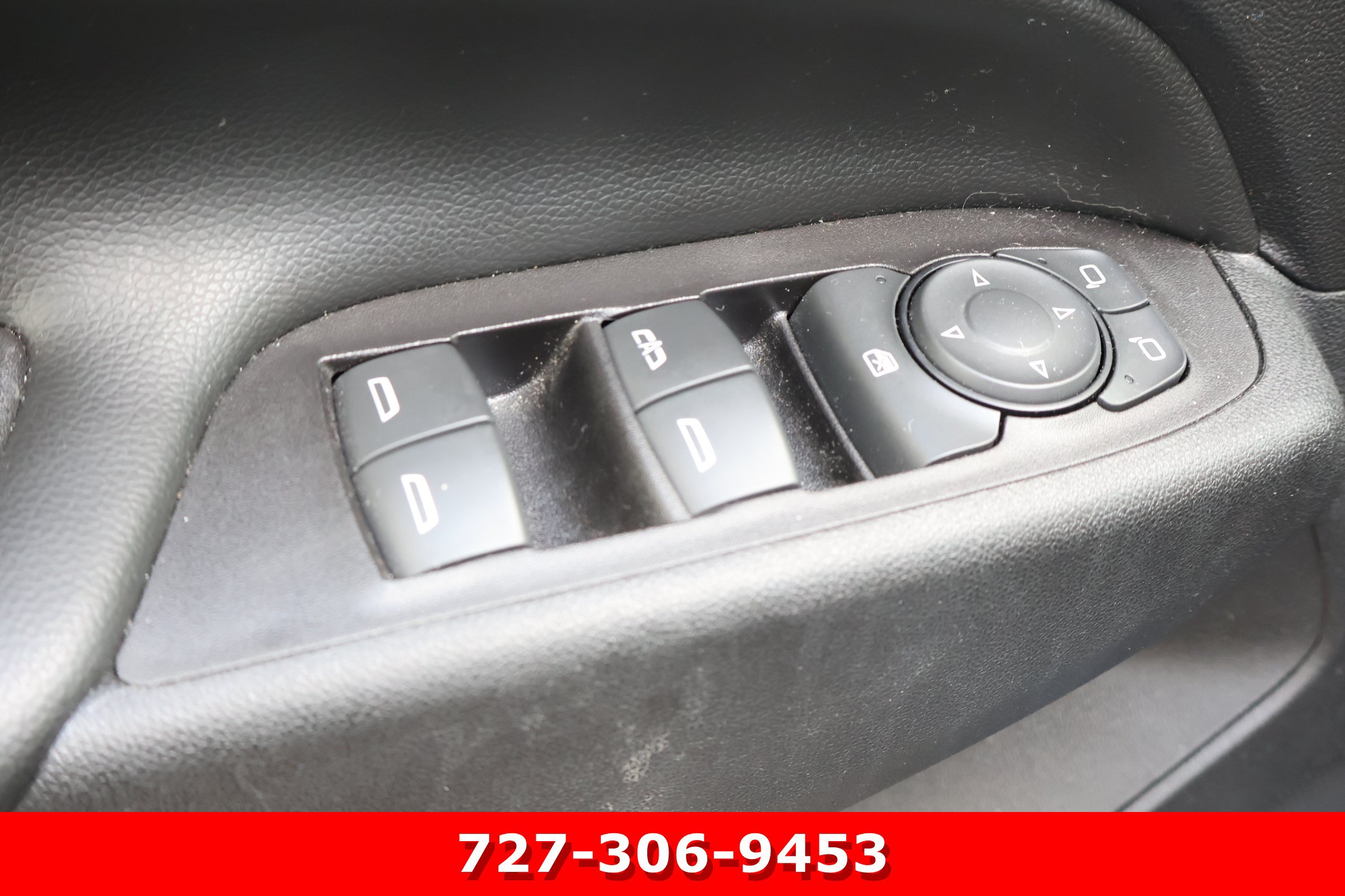 Used 2019 Chevrolet Equinox LT FWD image 14