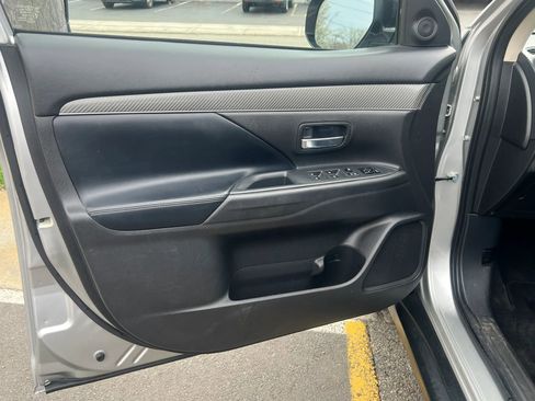 Used 2019 Mitsubishi Outlander SEL FWD image 11