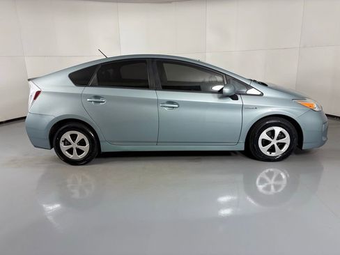 Used 2015 Toyota Prius Two image 9